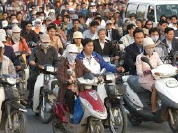 Mật độ dân số cao ở Đồng bằng sông Hồng có những thuận lợi và khó khăn gì cho sự phát triển kinh tế- xã hội (sgk trang 73).