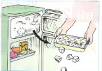 Đặt khay có nước vào ngăn làm đá của tủ lạnh, sau vài giờ lấy khay ra. Hiện tượng gì sẽ xảy ra đối với nước trong khay? Hiện tượng đó gọi là gì?