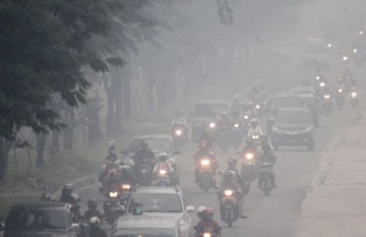 Điều gì sẽ xảy ra khi có quá nhiều khói, khí độc thải vào không khí ?