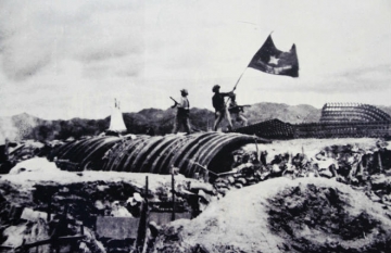 Hãy sưu tầm tranh ảnh về chiến thắng lịch sử Điện Biên Phủ 1954.